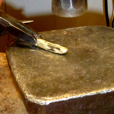 Goldschmiede-Anfertigung, Schmuck-Umarbeitung, Gold schmieden