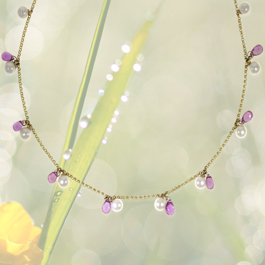 Halskette mit Perlen und kleinen geschliffenen Tropfen aus rosa Saphir