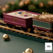 2 Ringe mit Kugelschienen und 1 Saphir un 1 Rubin Baguette in Rotgold und Rosegold